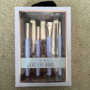 ~FREE WITH PURCHASE~ Assorted Makeup + Brushes!